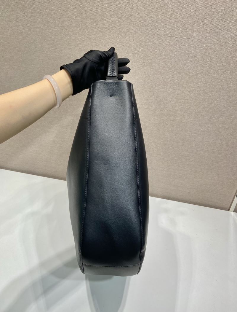 Pra*a tote bags